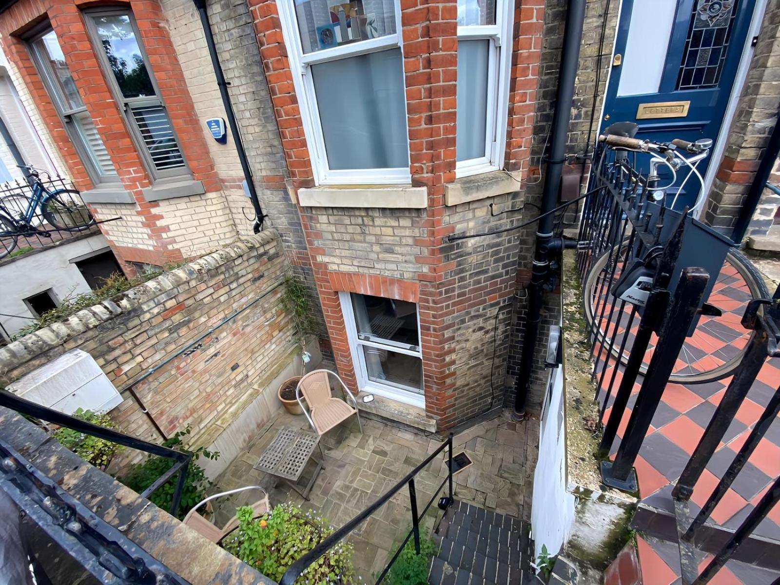 Stunning 1Br - Super Central- Peaceful Area - Lower Ground Apartment CBG Exterior photo